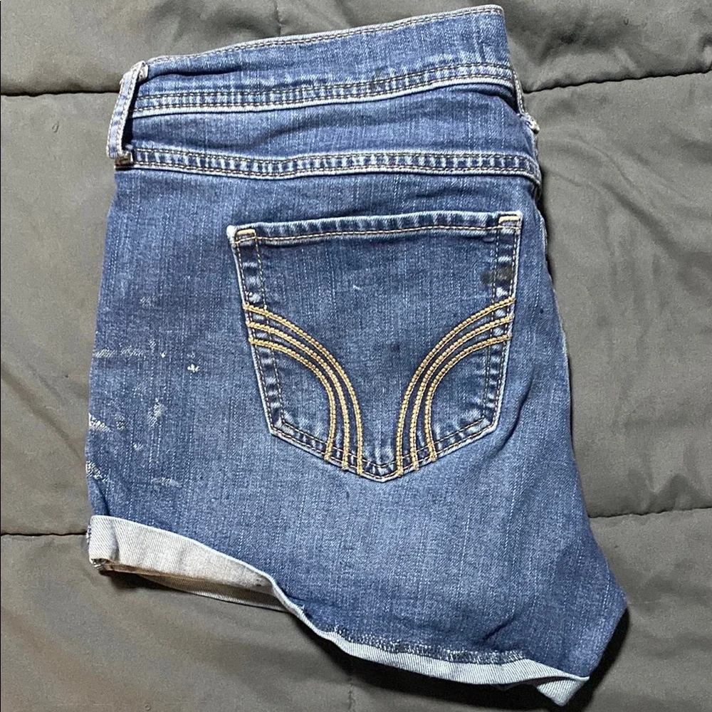 Stylish Blue Denim Shorts with Embroidery - Picture 4 of 4